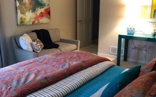 Convenient Cottage – MONTHLY RATES AVAILABLE!!